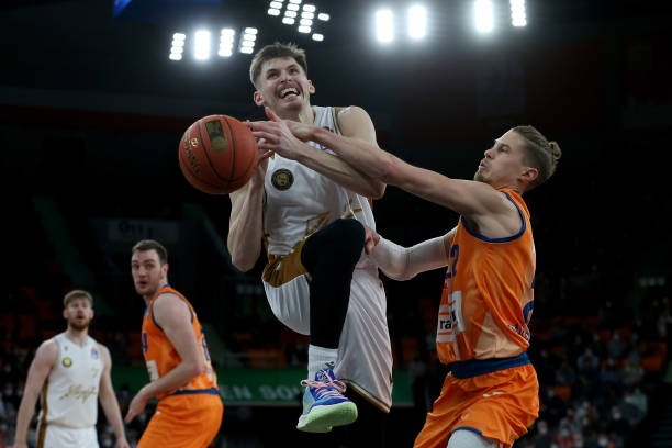 布克虽然是 布克虽然是